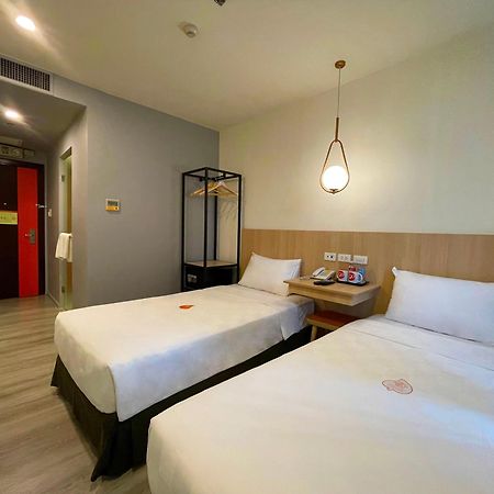 Go Hotels Plus Mandaluyong Exterior foto