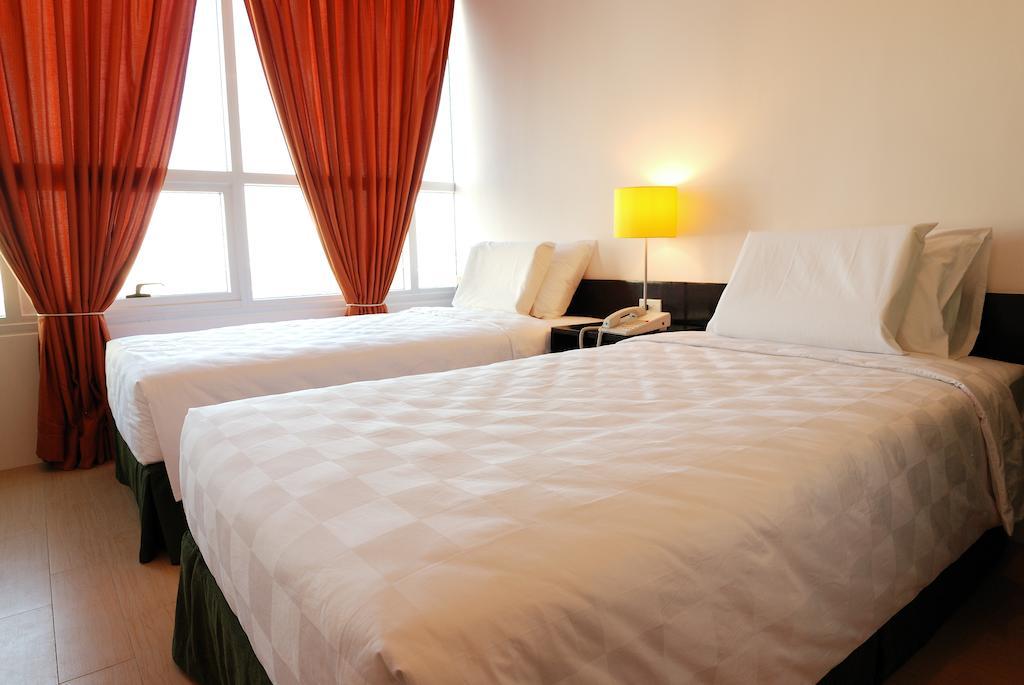 Go Hotels Plus Mandaluyong Habitación foto