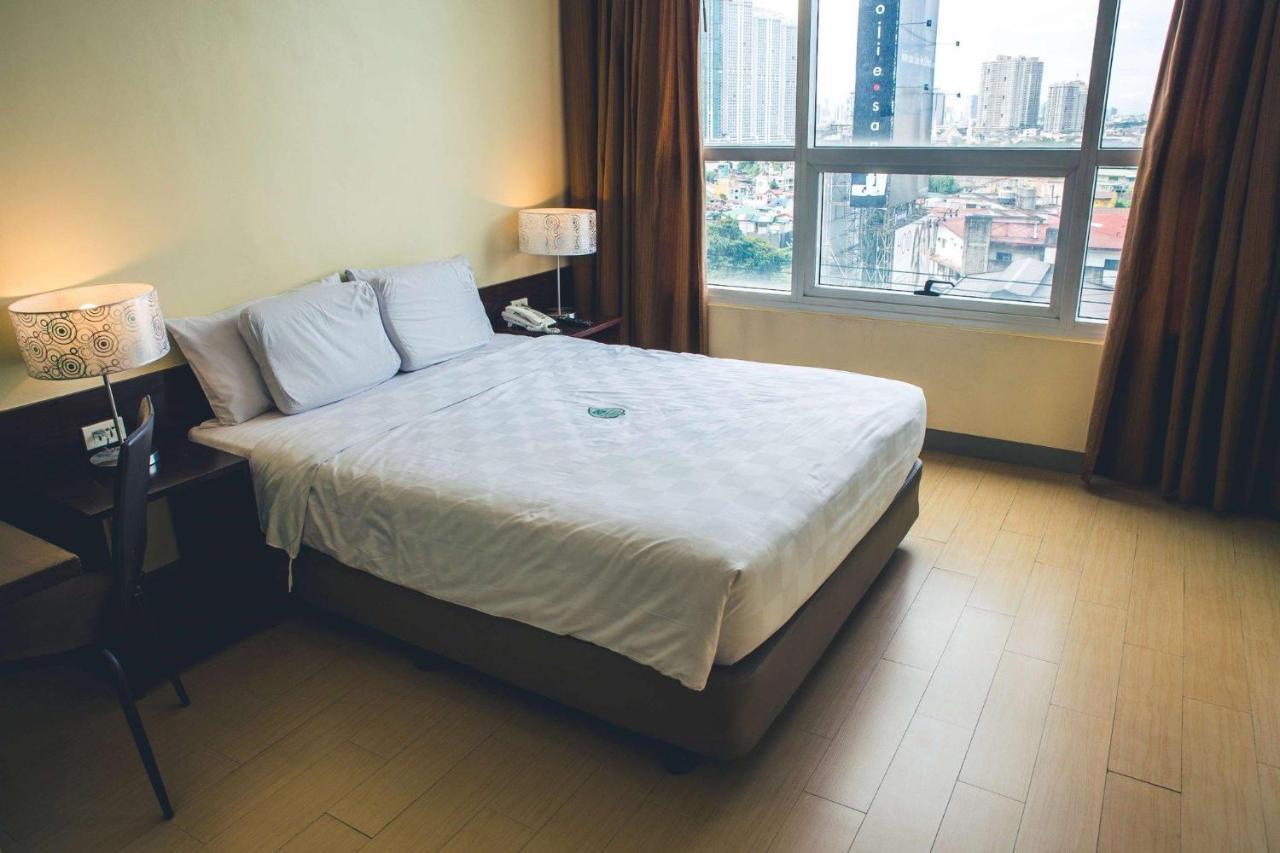 Go Hotels Plus Mandaluyong Exterior foto