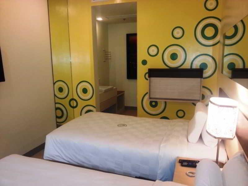 Go Hotels Plus Mandaluyong Exterior foto
